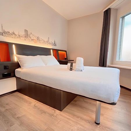 Easyhotel Zuerich Main Station Екстериор снимка
