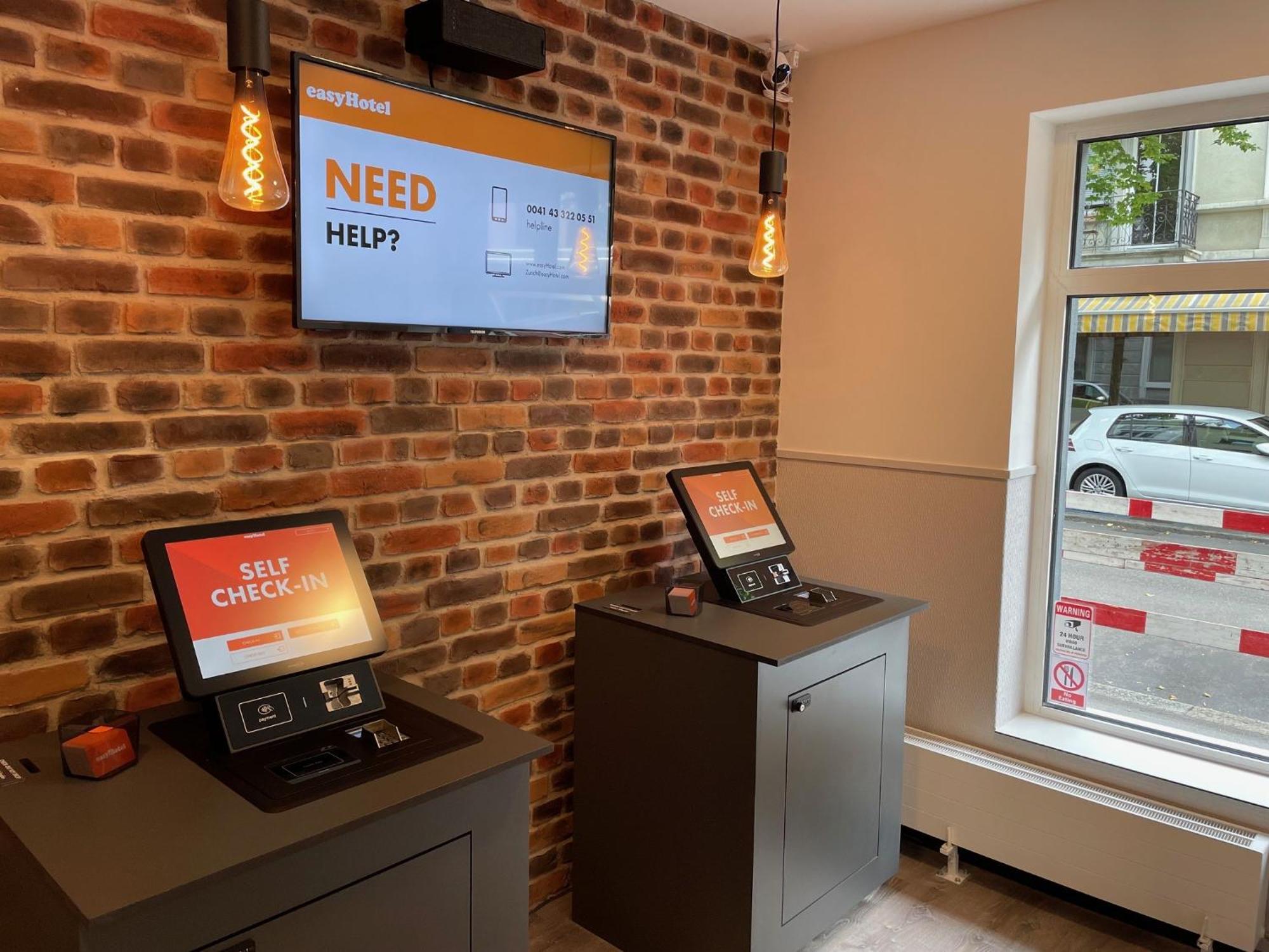Easyhotel Zuerich Main Station Екстериор снимка