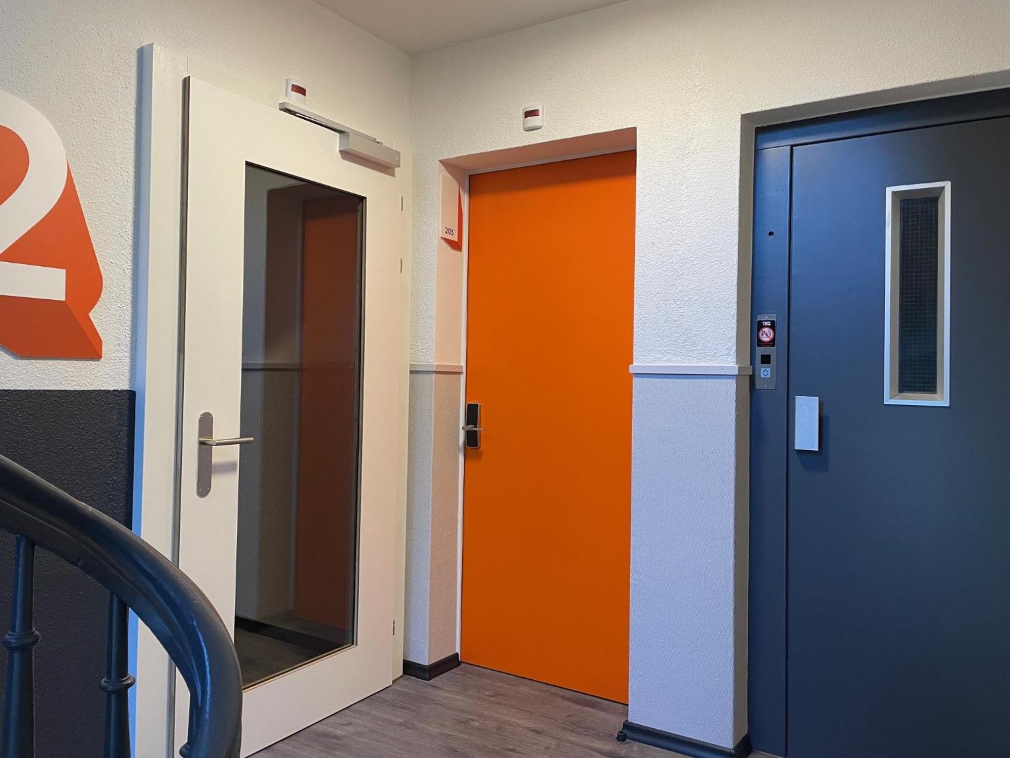 Easyhotel Zuerich Main Station Екстериор снимка