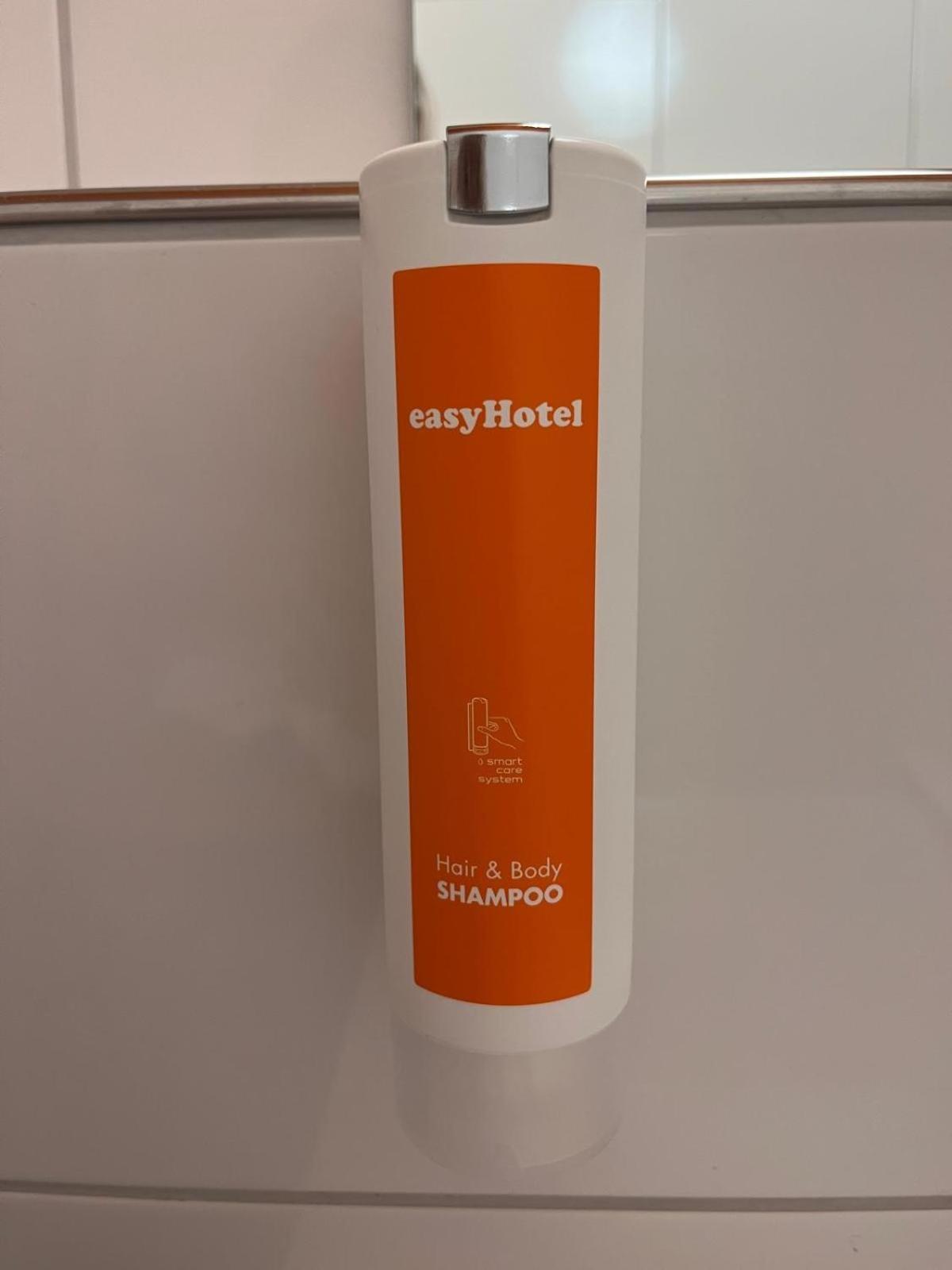 Easyhotel Zuerich Main Station Екстериор снимка